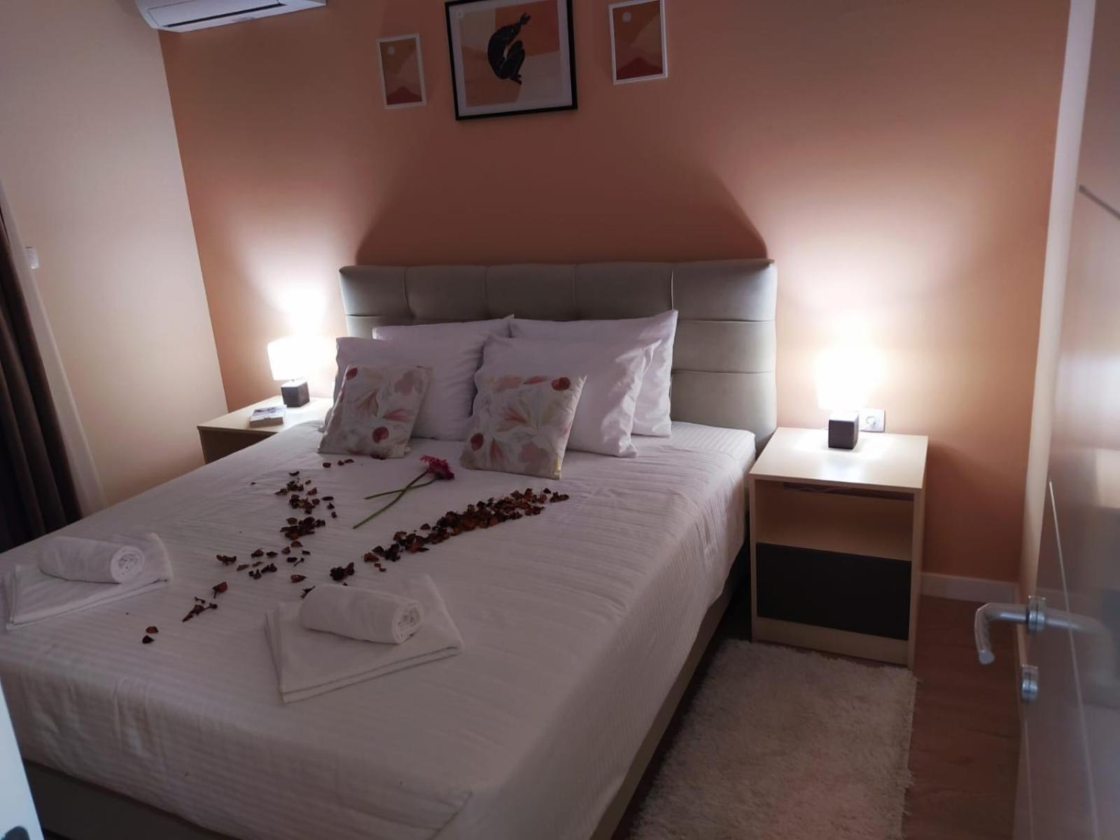 Pine 1 Apartment In The Center تريبينيي المظهر الخارجي الصورة
